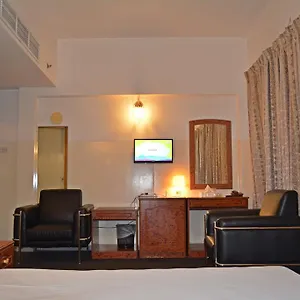 Queen's 2*, Dubai United Arab Emirates